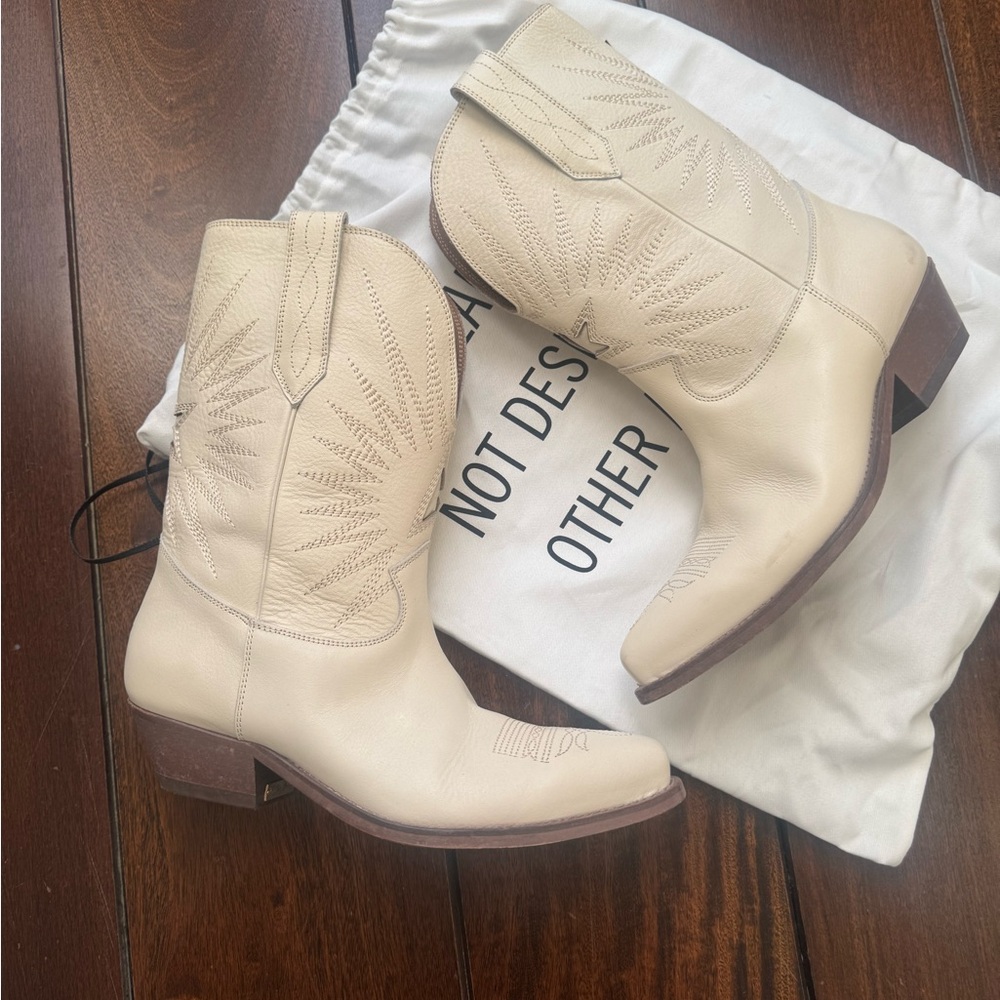 Golden Goose Cream Heeled Boots size 41